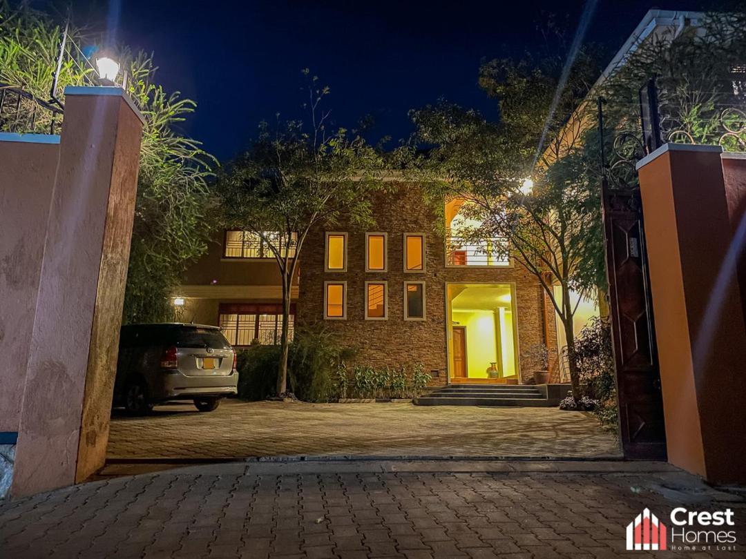 Crest Homes Uganda Kitende エクステリア 写真